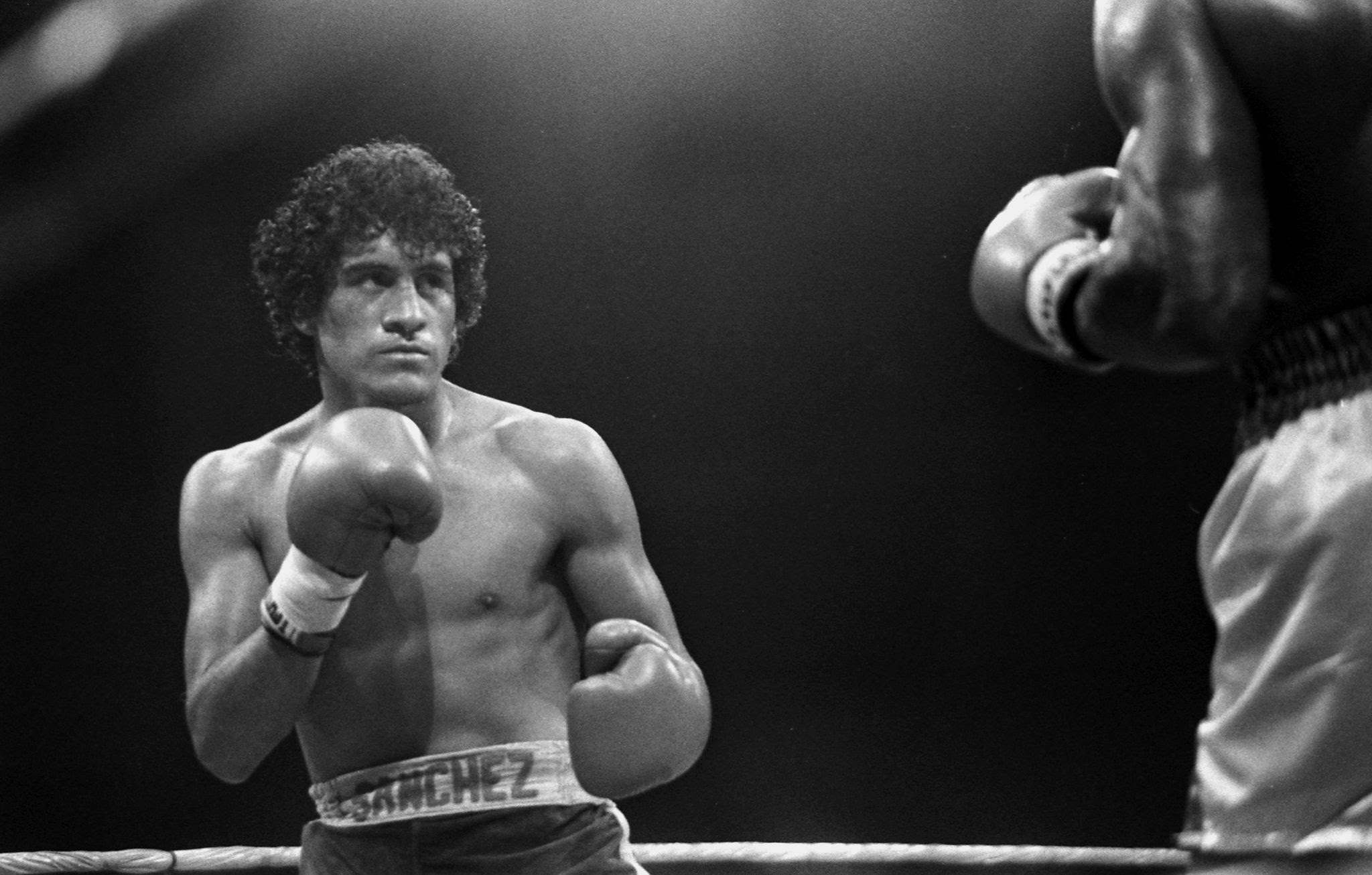 Salvador Sanchez v Azumah Nelson